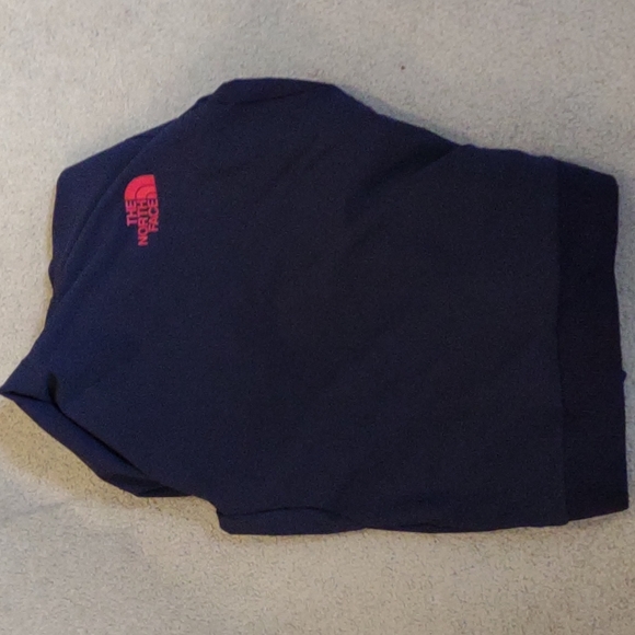 NWOT Men's North Face Water resistant Hoodie. Size Small/ Medium - Picture 3 of 3